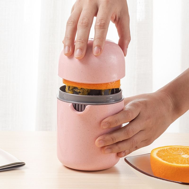 Portable Manual Juicer Cup