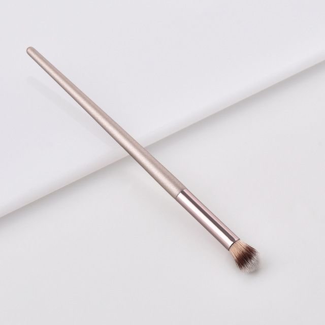 Champagne Wooden Handle Beauty Tools Makeup Brush