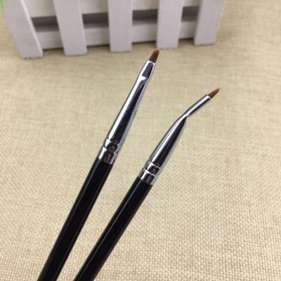 Portable Mini Size Flat Head Angled Eyeliner Brush